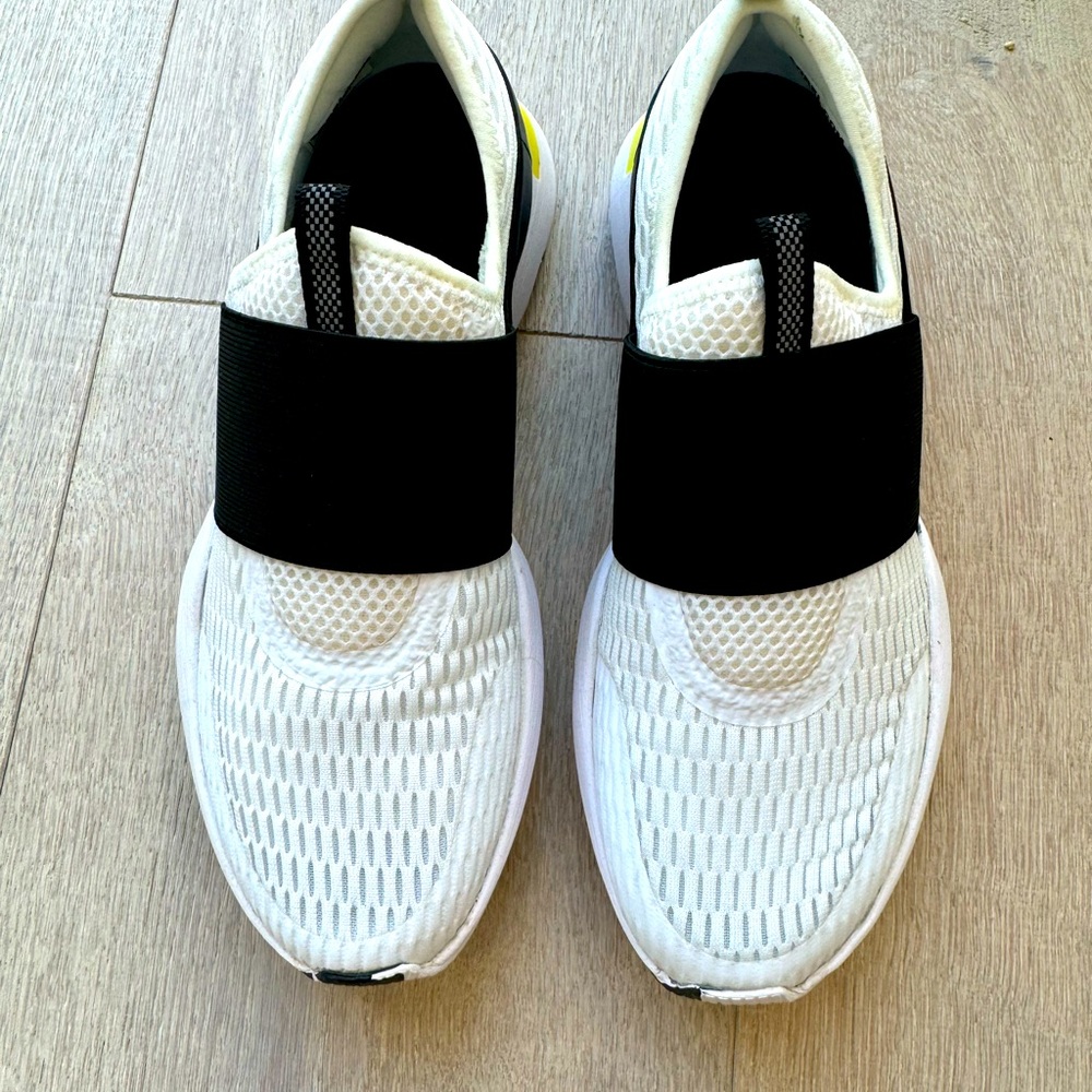 New, never worn Sorel Kinetic Impact Strap Sneakers